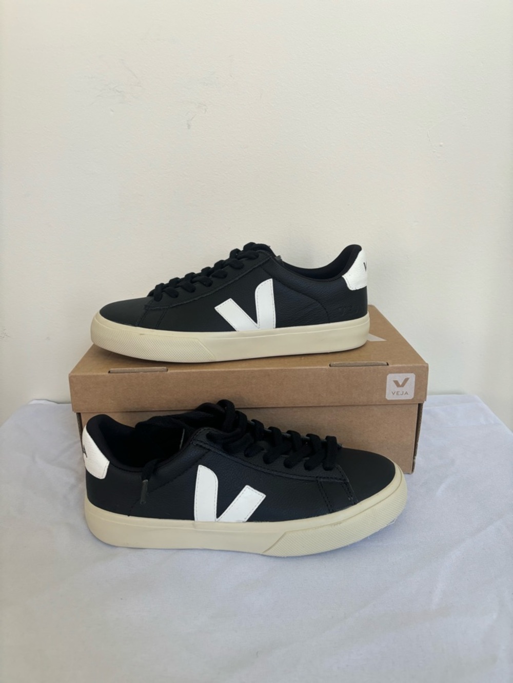 Veja Campo Leather Black/White Sneakers size 7 EU38 NWB women’s